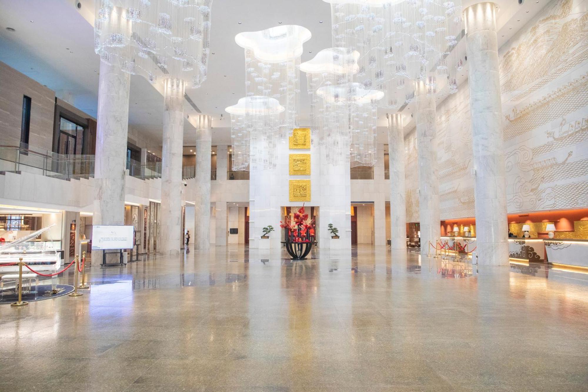 Hotel Guangzhou Baiyun International Convention Center Exterior foto